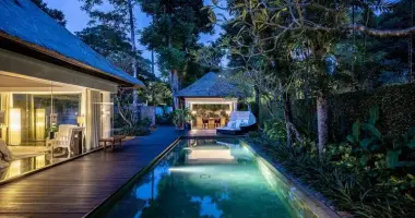 Kayumanis Suite (Honeymoon Suite)